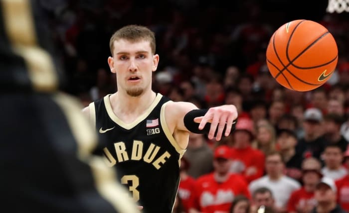 Purdue Boilermakers guard Braden Smith (3) passes the ball during the NCAA men s basketball game against the Ohio State Buckeyes, Sunday, Feb. 18, 2024, at Value City Arena in Columbus, Ohio.